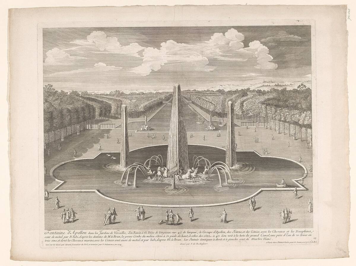 Gravure van de Apollofontein in de tuin van Versailles, met de lange zichtas en de bomenrijen errond
